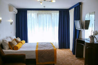 Гостиница Демерджи Алушта Двухместный номер с 1 кроватью или 2 отдельными кроватями-1